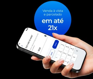 Mão de uma pessoa segurando um celular enquanto informa o valor de uma venda cuja cobrança será por meio do Asaas Tap. Ao lado, um selo escrito "Venda à vista e parcelado em até 21x".
